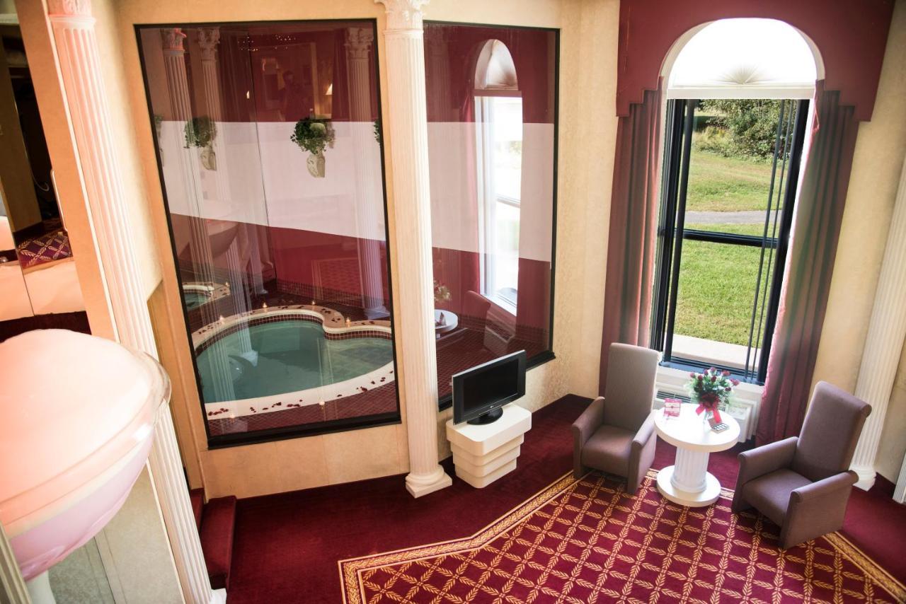 איסט סטרודסבורג Pocono Palace Resort מראה חיצוני תמונה